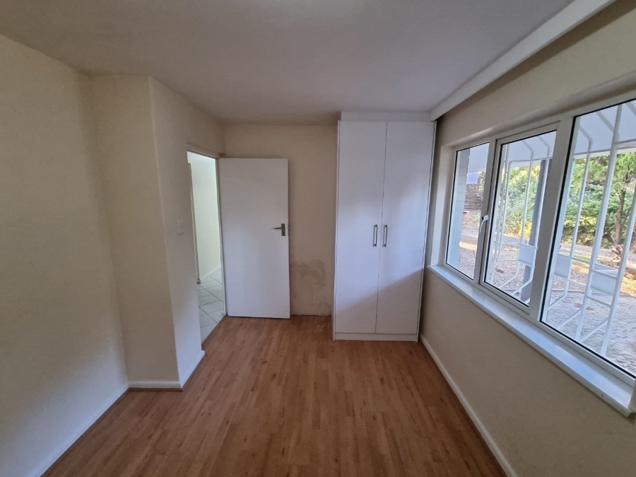 To Let 3 Bedroom Property for Rent in Vredehoek Western Cape
